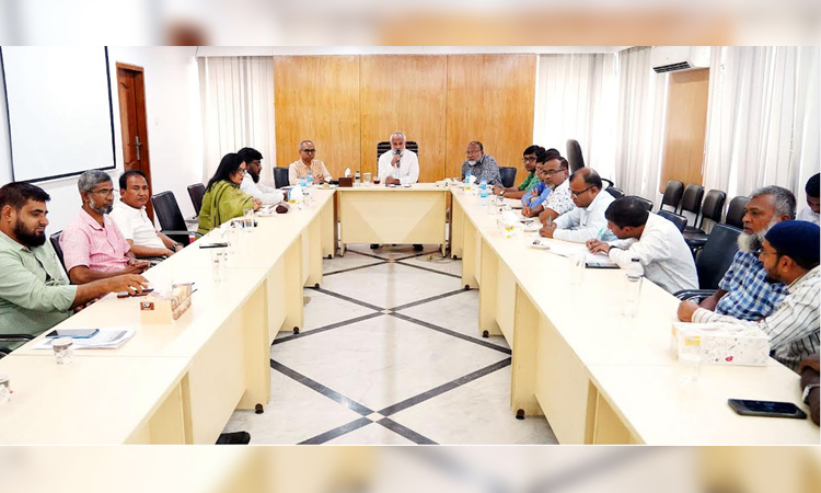 খুলনা মহানগরীতে বৃষ্টির পানি নিস্কাশনে প্রতিবন্ধকতা চিহ্নিতকরণে কেসিসি’তে জরুরি সভা