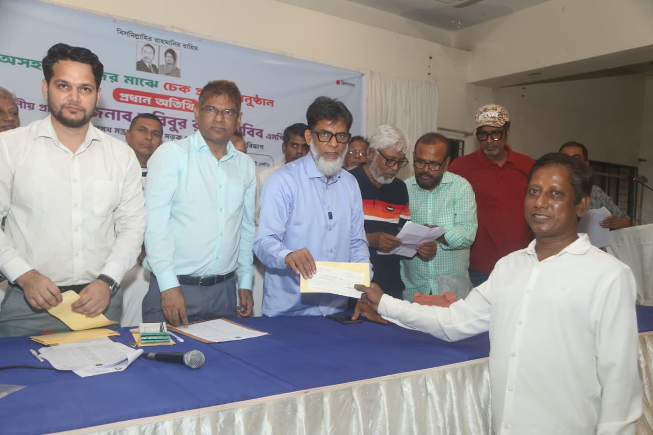 সীমিত সক্ষমতা নিয়েই মানুষের পাশে থাকার চেষ্টা করছি: সড়ক পরিবহন প্রতিমন্ত্রী