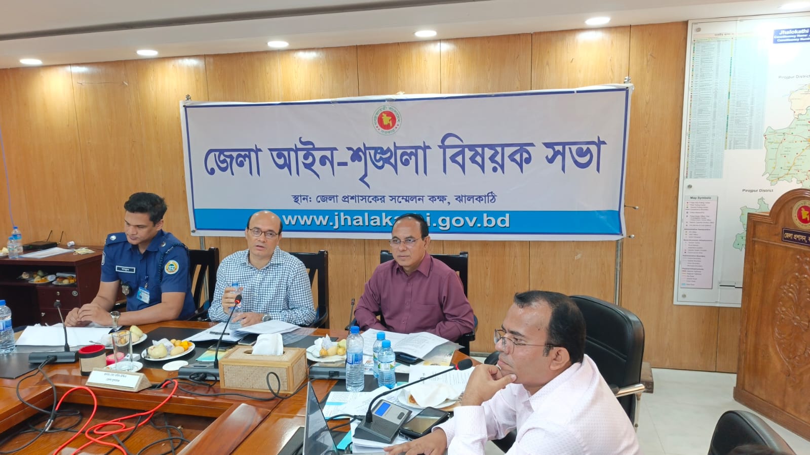 ঝালকাঠিতে আইন-শৃঙ্খলা বিষয়ক সভা অনুষ্ঠিত