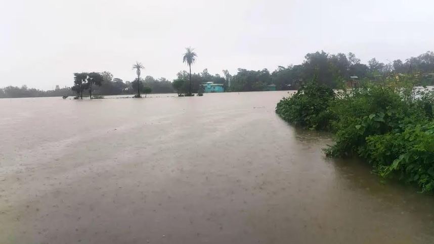 বন্যায় চট্টগ্রামে ৩৪৪ শিক্ষাপ্রতিষ্ঠান, প্রায় ৮০ হাজার ঘরবাড়ি ক্ষতিগ্রস্ত