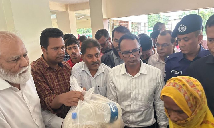পানিবন্দি মানুষের জন্য খাদ্য ও চিকিৎসাসহ সব ধরনের সহায়তার ব্যবস্থা নিয়েছে সরকার : ত্রাণ প্রতিমন্ত্রী