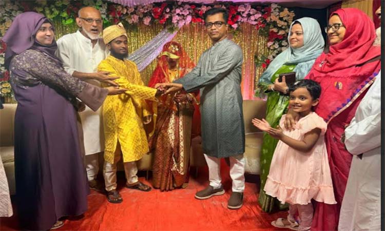 পিরোজপুরে জেলা প্রশাসকের অভিভাবকত্বে এতিম কন্যার বিয়ে