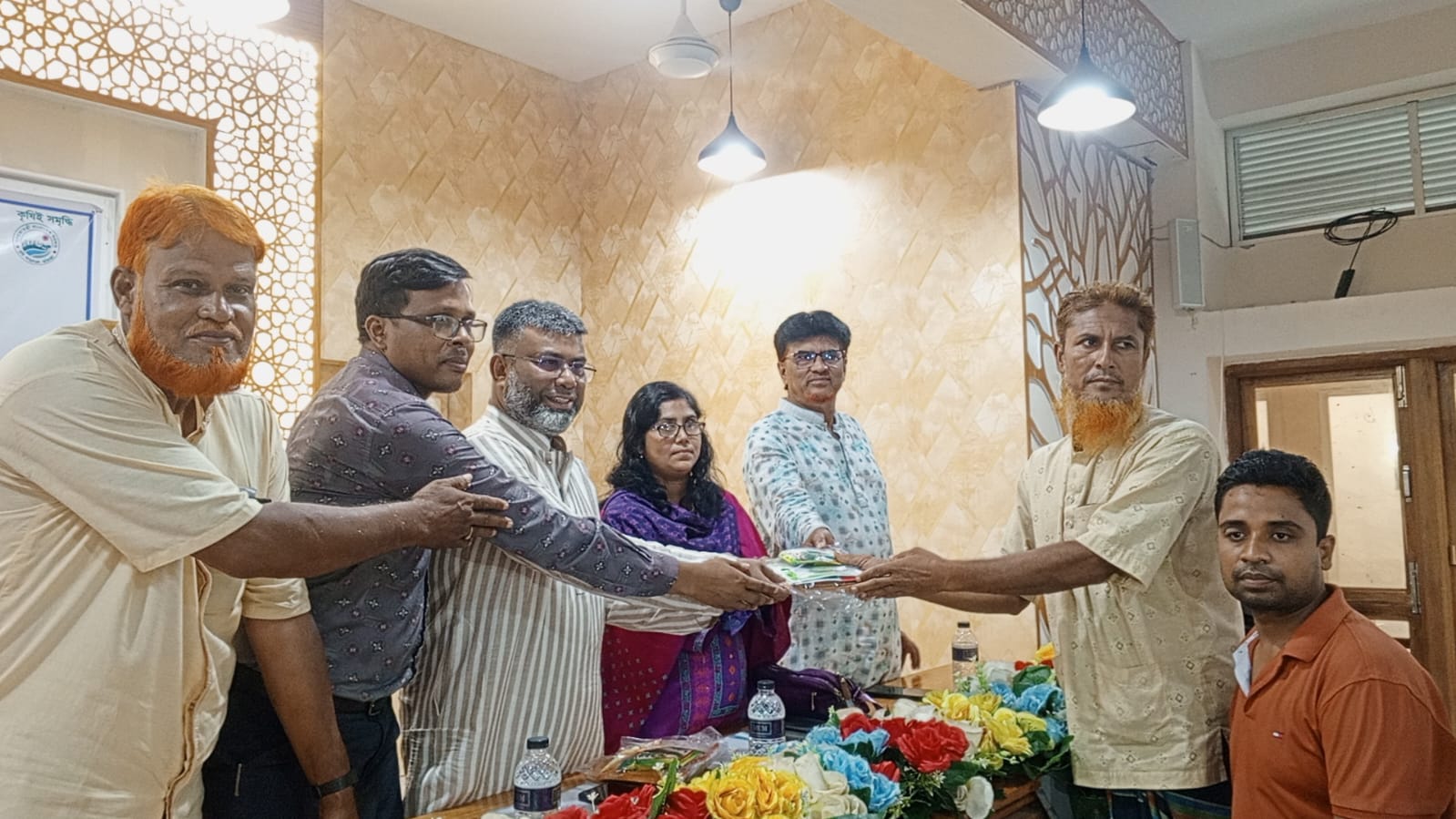চুয়াডাঙ্গায় বিনামূল্যে রোপা আমন বীজ ও সার বিতরণ