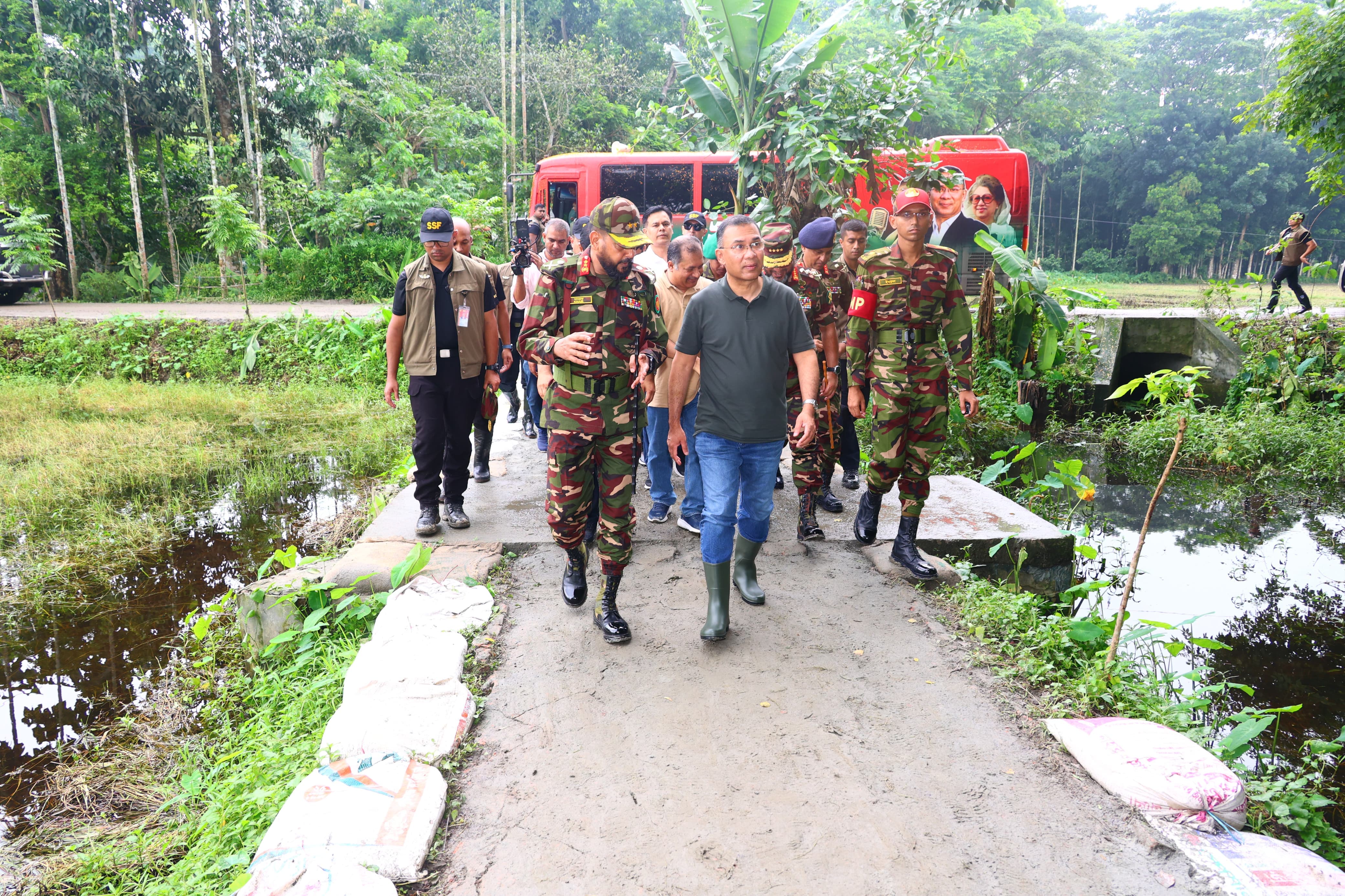 সেনাবাহিনীর গ্রীষ্মকালীন প্রশিক্ষণ পরিদর্শন করলেন প্রধানমন্ত্রী