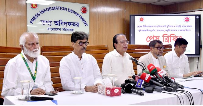 বন্যাদুর্গতদের পুনর্বাসন, ত্রাণ ও স্বাস্থ্যসেবায় সর্বোচ্চ অগ্রাধিকার দিচ্ছে সরকার: ত্রাণমন্ত্রী