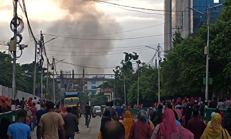 আদমজীতে কারখানার গুদামের আগুন নিয়ন্ত্রণে