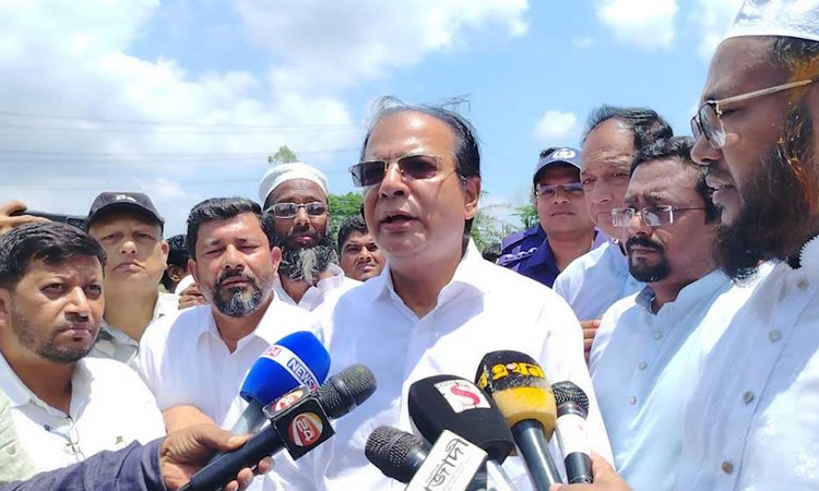 ত্রাণ বিতরণে অনিয়ম-স্বজনপ্রীতি বরদাস্ত করা হবে না : দুর্যোগ ব্যবস্থাপনা ও ত্রাণ মন্ত্রী