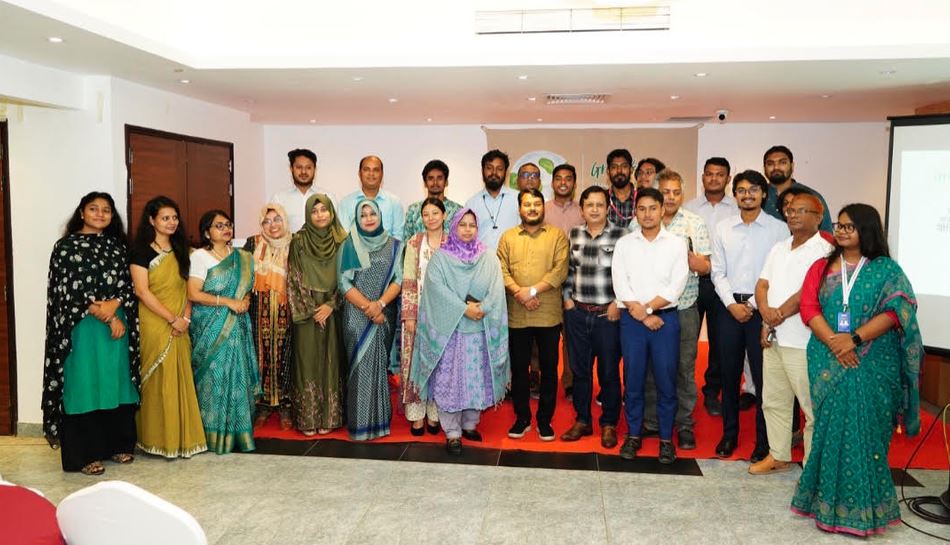 জলবায়ু পরিবর্তনের প্রভাব মোকাবিলায় সম্মিলিতভাবে কাজ করার আহ্বান রাসিক প্রশাসকের