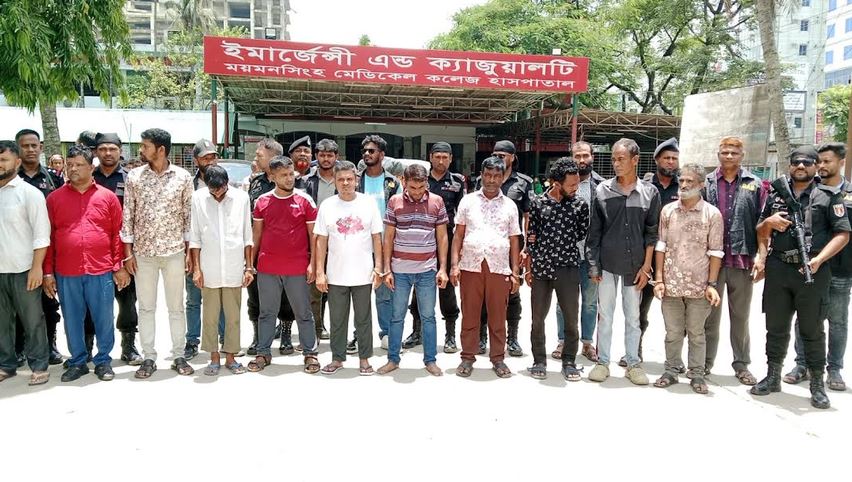 মমেক হাসপাতালে র‌্যাবের অভিযানে দালাল চক্রের ১৪ জন গ্রেফতার 