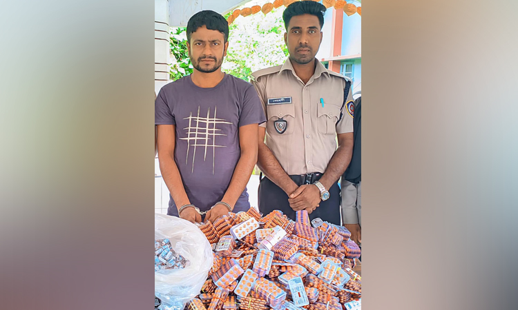 দিনাজপুরে বিপুল পরিমাণ ভারতীয় মাদকদ্রব্যসহ একজন গ্রেফতার