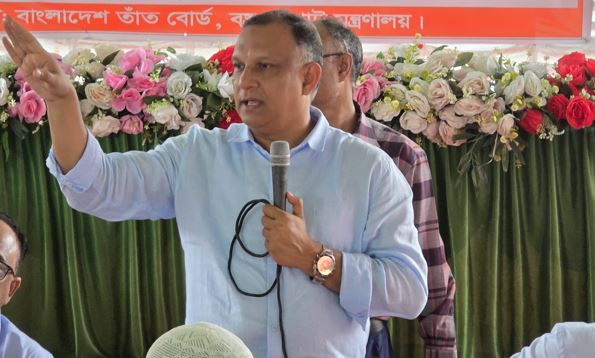 তাঁতশিল্পের উন্নয়নে প্রান্তিক তাঁতিদের মতামতকে গুরুত্ব দিচ্ছে সরকার : বস্ত্র ও পাট প্রতিমন্ত্রী