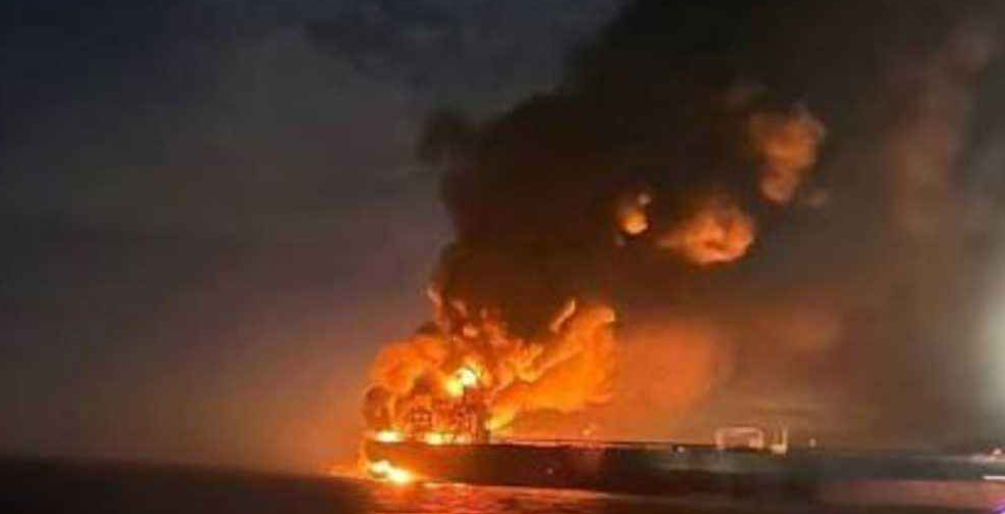 ইরানে হামলা ও হরমুজ প্রণালীতে জাহাজে আগুন, বাড়ল তেলের দাম
