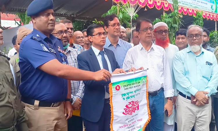 বগুড়ায় ৭ দিনব্যাপী বৃক্ষমেলা শুরু : ২৫ কোটি বৃক্ষরোপণের লক্ষ্যমাত্রায় উদ্বুদ্ধকরণের আহ্বান