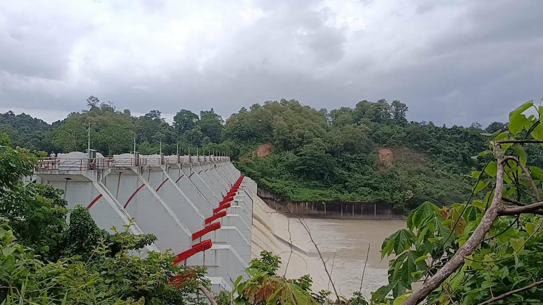 কাপ্তাই বাঁধের ১৬টি জলকপাট বন্ধ 
