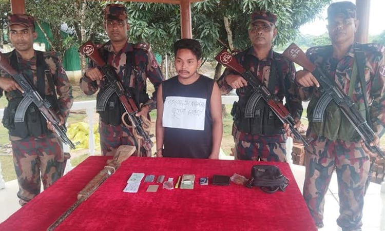 লংগদুতে অবৈধভাবে চাঁদা আদায়কালে একজন আটক