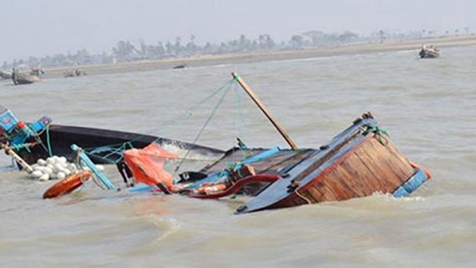সাঙ্গু নদে ইঞ্জিন চালিত নৌকা ডুবিতে পর্যটক নিখোঁজ