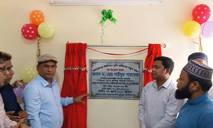 ফ্যামিলি কার্ডের মাধ্যমে দরিদ্র পরিবারের জীবনমান উন্নয়নে কাজ করছে সরকার : সাইমুম পারভেজ