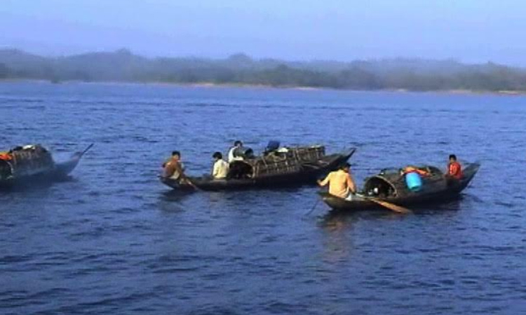হরমুজ প্রণালীতে ৬টি জাহাজ থামিয়ে দিল ইরান