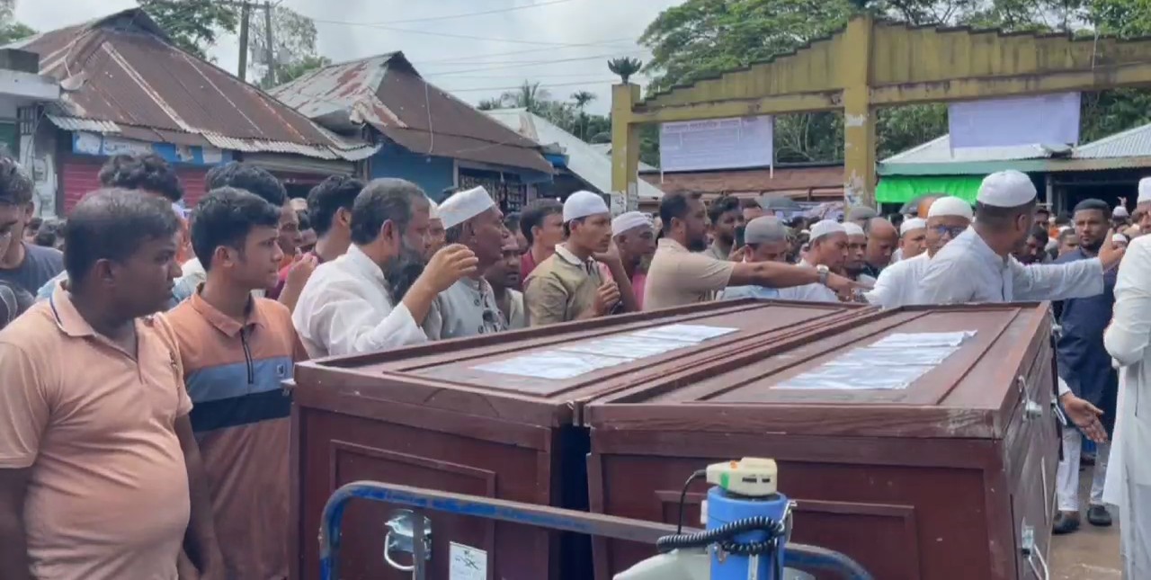 প্রবাসের স্বপ্ন ভেঙে ২ কফিনে ফিরলেন দুই ভাই