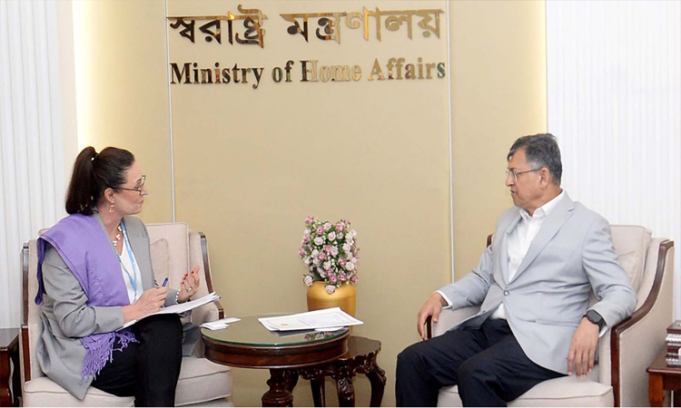 স্বরাষ্ট্রমন্ত্রীর সঙ্গে আন্তর্জাতিক অভিবাসন সংস্থার নবনিযুক্ত চিফ অব মিশনের সাক্ষাৎ