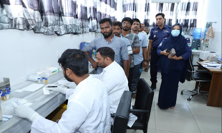 চুয়াডাঙ্গায় গণপরিবহন কর্মীদের ডোপ টেস্ট, মাদকসেবনের প্রমাণ মিললেই চাকরিচ্যুতি 