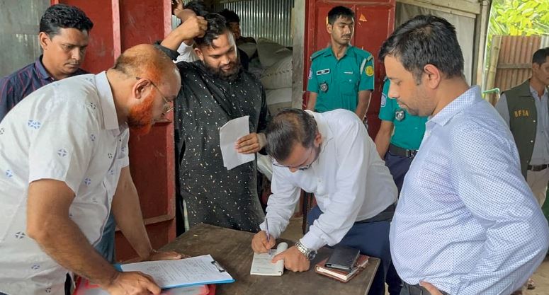 অস্বাস্থ্যকর পরিবেশে চিপস উৎপাদনের দায়ে ১ লাখ টাকা জরিমানা