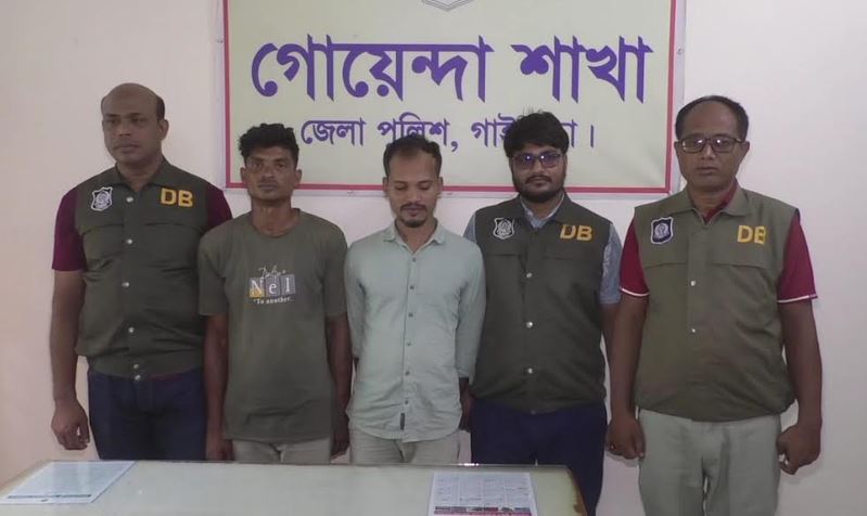 গাইবান্ধায় ৮৮ বস্তা মিশরী মসলাসহ দুইজন গ্রেফতার