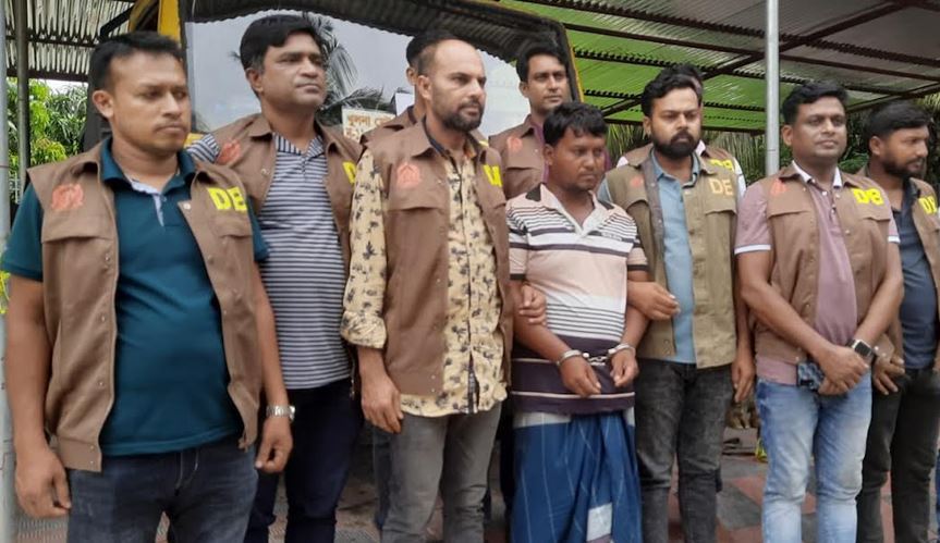 বাগেরহাটে চোরাই ১১টি গরুসহ তিনজন গ্রেফতার