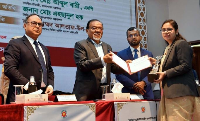 কৃত্রিম বুদ্ধিমত্তার প্রয়োগে জনপ্রশাসন হবে অধিকতর জনবান্ধব : জনপ্রশাসন উপদেষ্টা