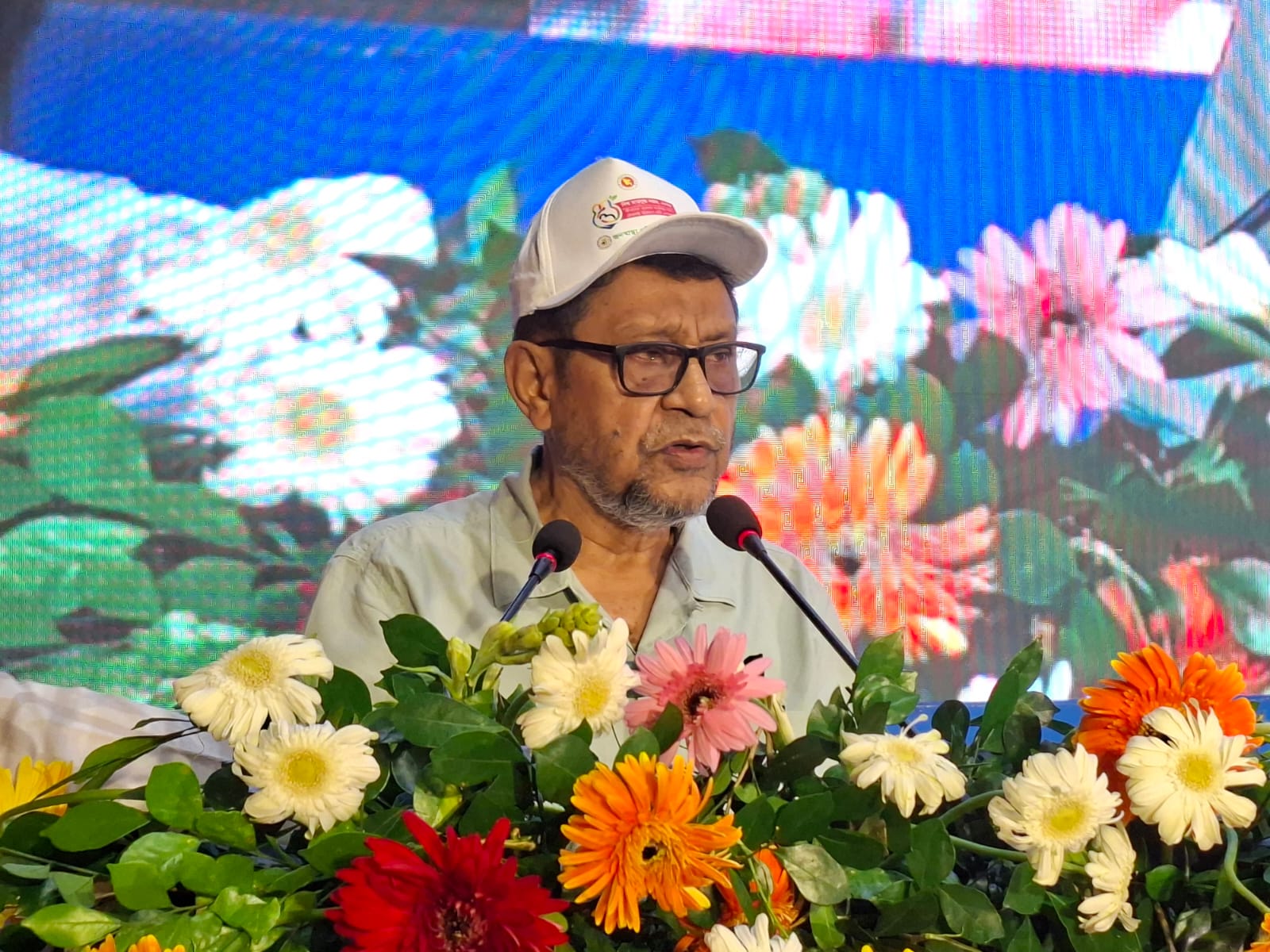 শিশুদের সুস্বাস্থ্যে মায়ের দুধের বিকল্প নেই : স্বাস্থ্যমন্ত্রী
