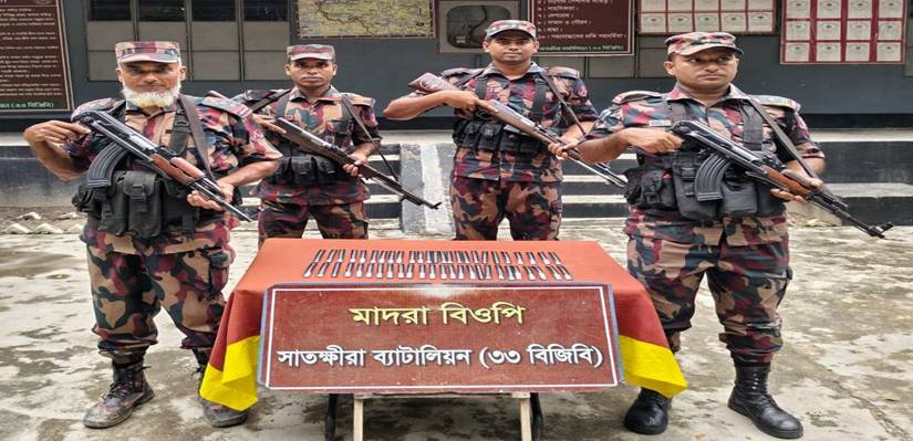 সাতক্ষীরা সীমান্তে ভারতীয় মালামাল জব্দ করেছে বিজিবি 