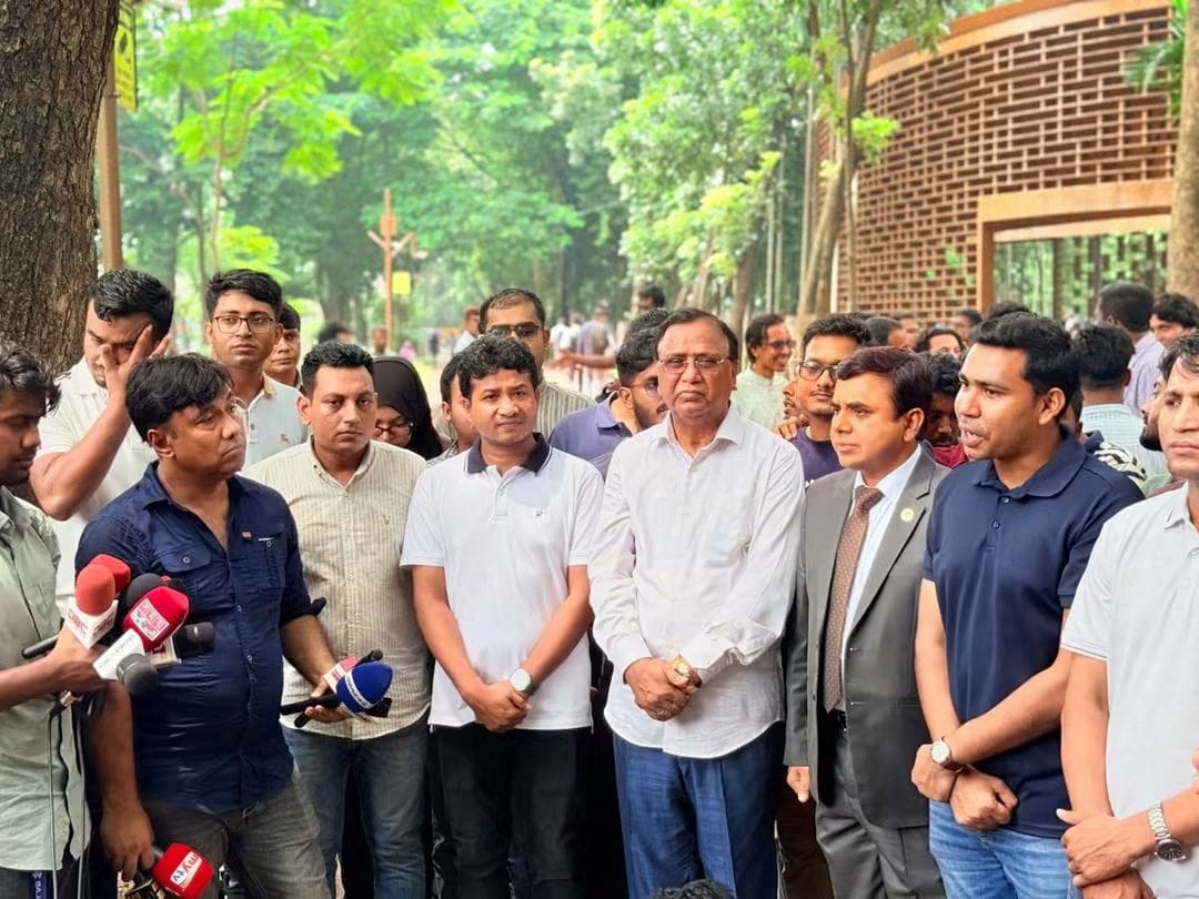 ঢাকা বিশ্ববিদ্যালয় ক্যাম্পাসে ডিএসসিসির বৃক্ষরোপণ কর্মসূচি 