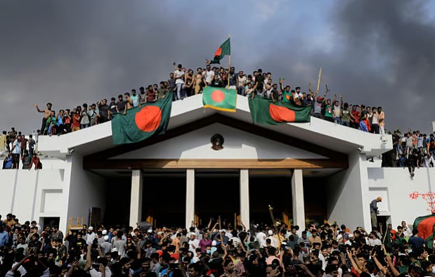 জুলাই গণঅভ্যুত্থান দিবস উপলক্ষে চট্টগ্রাম জেলা প্রশাসনের দিনব্যাপী কর্মসূচি গ্রহণ