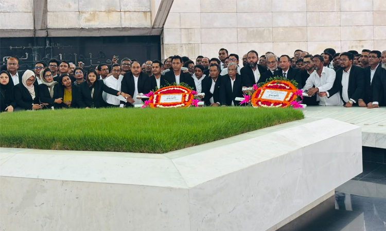জিয়াউর রহমান ও খালেদা জিয়ার কবরে অ্যাটর্নি জেনারেলের শ্রদ্ধা নিবেদন