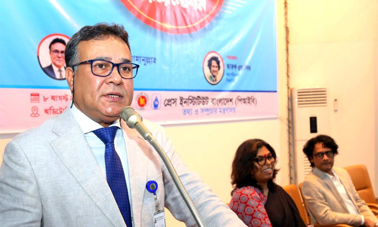 অপতথ্য ও গুজবের ভিড়ে দায়িত্বশীল সাংবাদিকতাই দেশকে এগিয়ে নিতে পারে : এনইউ উপাচার্য
