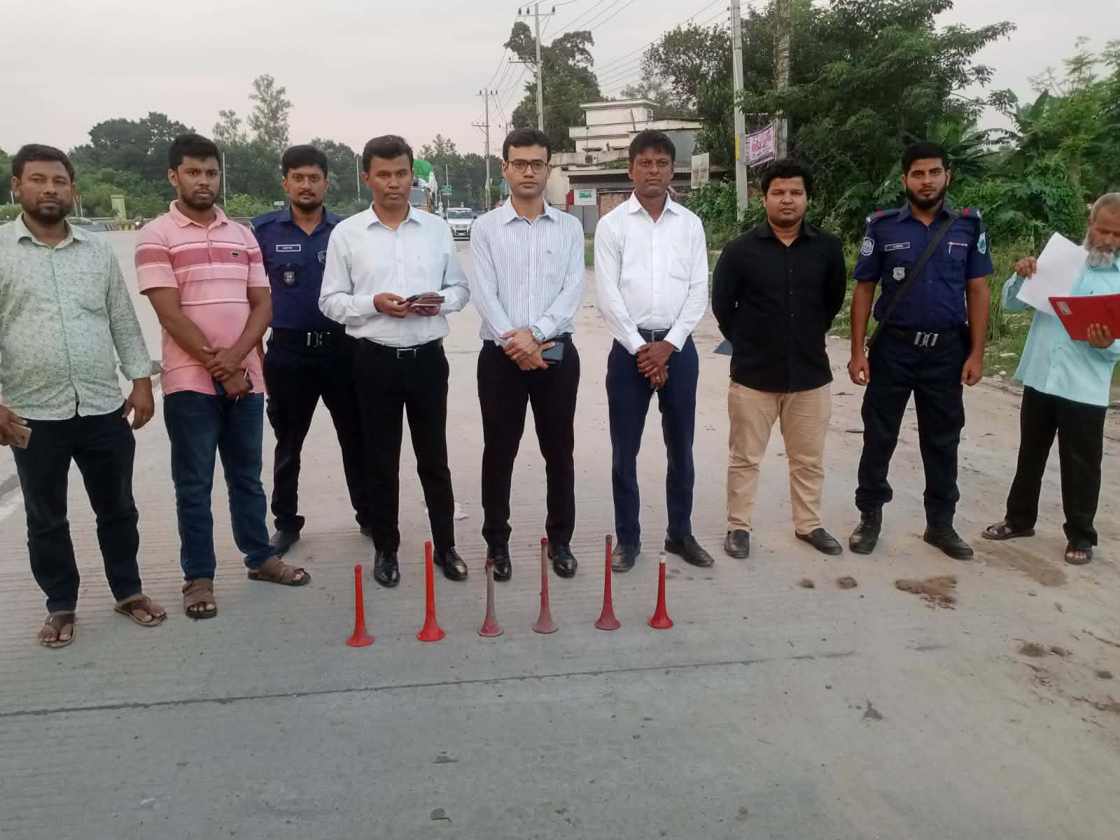বগুড়ায় যানবাহন থেকে খুলে নেওয়া হলো হাইড্রোলিক হর্ন