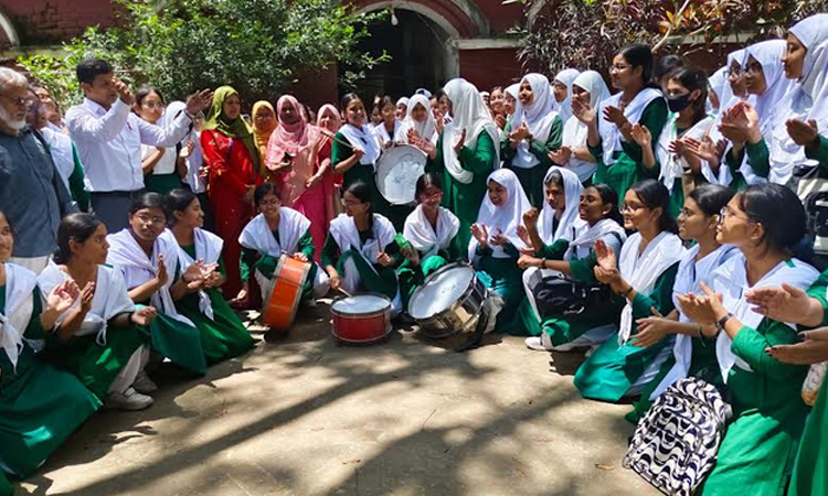 ময়মনসিংহের ১০ শিক্ষা প্রতিষ্ঠানের শতভাগ পরীক্ষার্থী এসএসসি পাশ করেছে