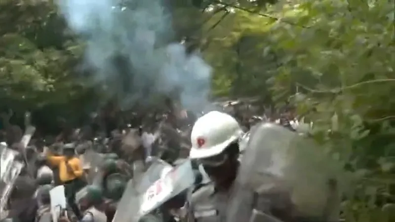 ঝাড়খণ্ডে পরীক্ষা নিয়ে শিক্ষার্থী বিক্ষোভ জোরদার 