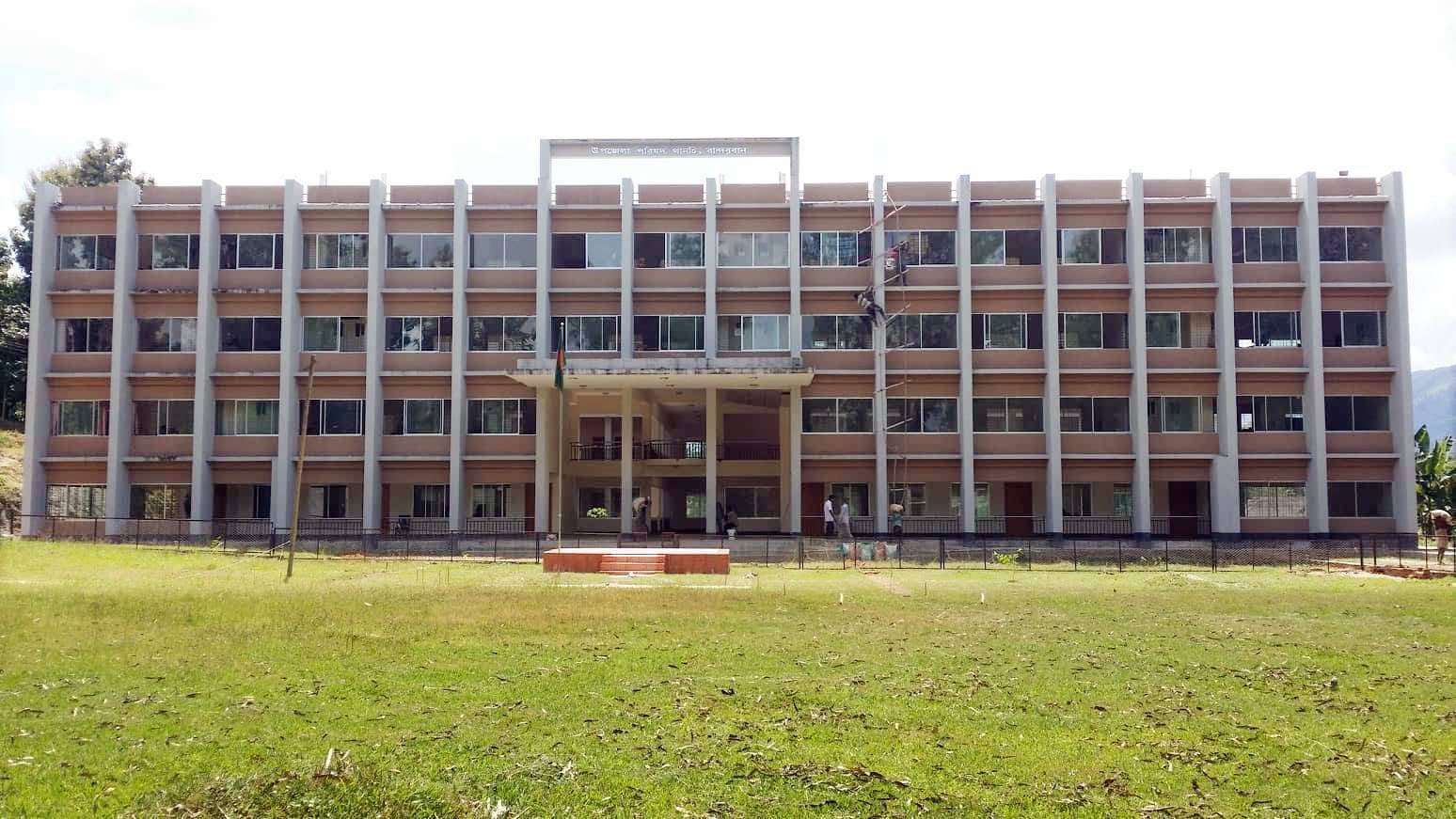 থানচিতে পর্যটকদের সঙ্গে অসদাচরণ, তিন গাইড বহিষ্কার