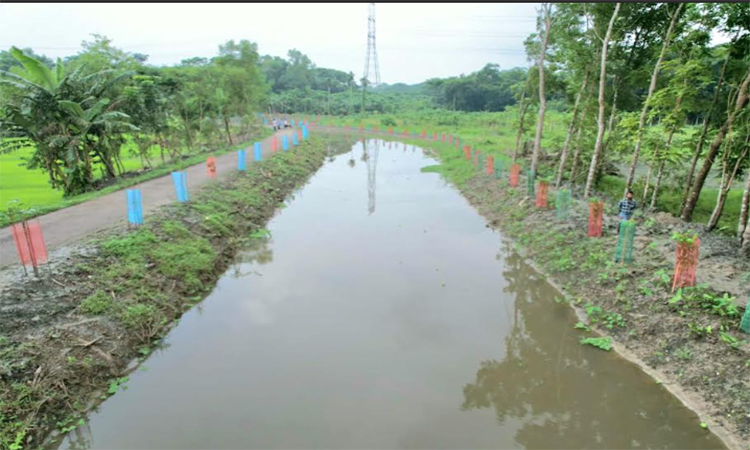 বরিশালে খাল খননের অব্যয়িত টাকা সরকারি কোষাগারে ফেরত ইউএনও’র