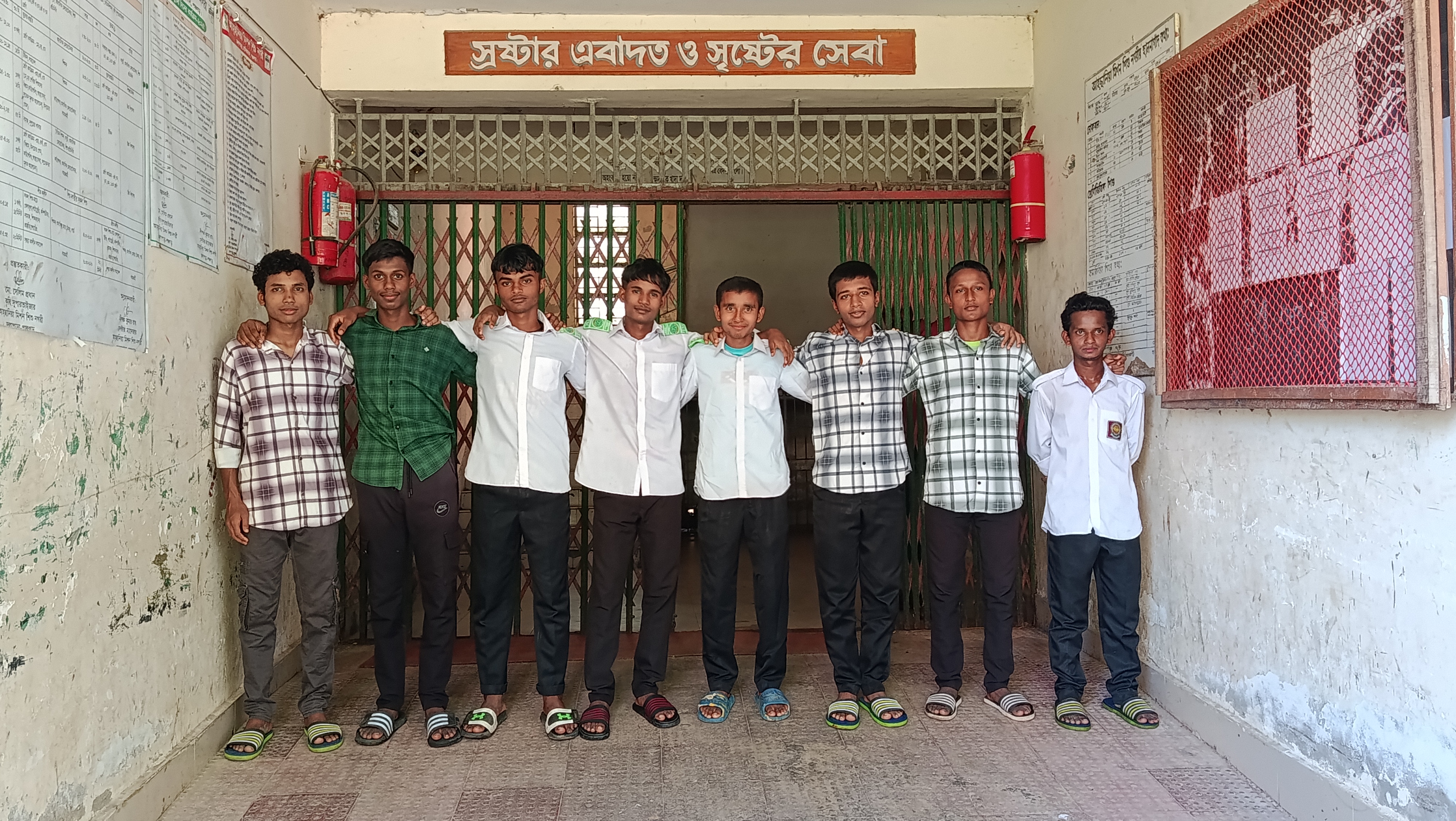 বাবা-মায়ের স্নেহ ছাড়াই বেড়ে ওঠা ৯ কিশোরের এসএসসি জয়