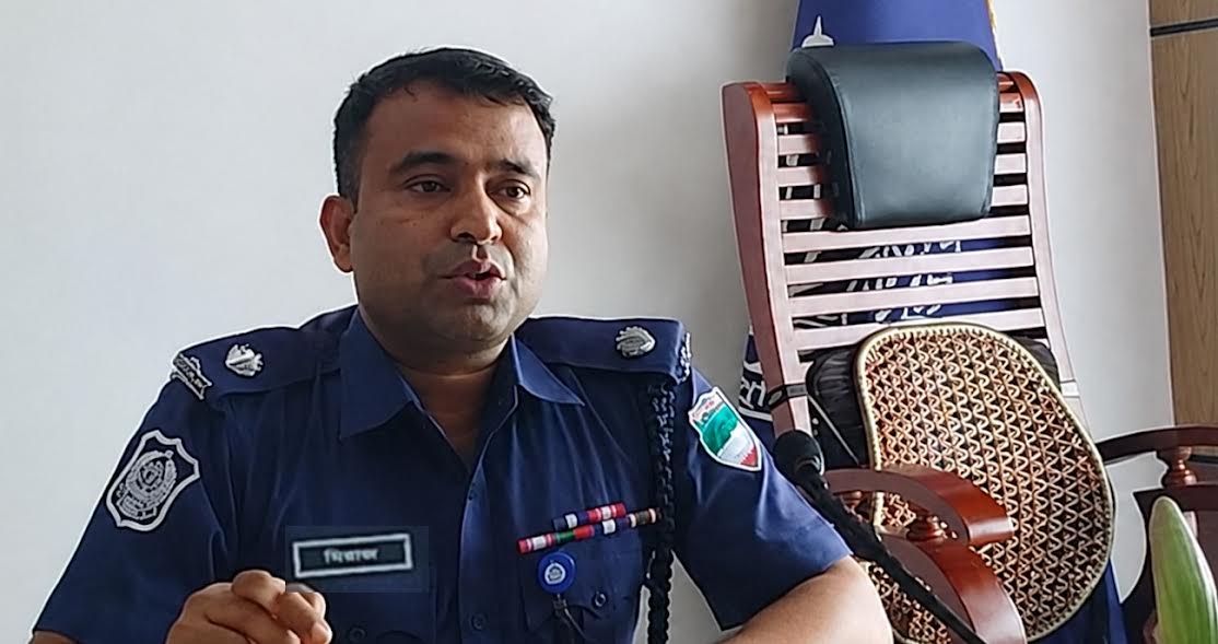 যশোরে পুলিশ শহীদ স্মৃতিস্তম্ভ ধ্বংস নয়, সংস্কার করা হবে : জেলা পুলিশ