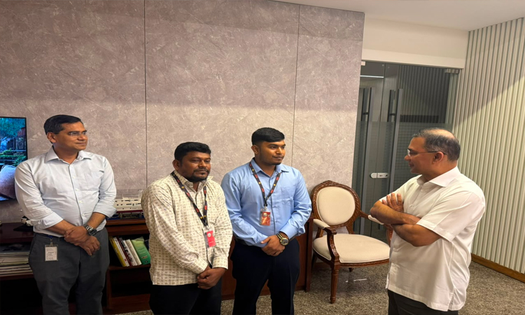 উচ্চশিক্ষার স্বপ্নপূরণে মেধাবী তরুণ নাজমুলের পাশে প্রধানমন্ত্রী