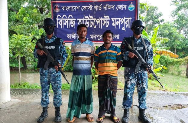মনপুরায় ডাকাত স্বপন বাহিনীর দুই সহযোগী আটক