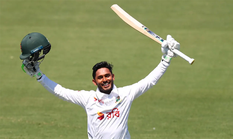 স্পেশাল সেঞ্চুরি বাবা-মাকে উৎসর্গ করলেন তানজিদ 