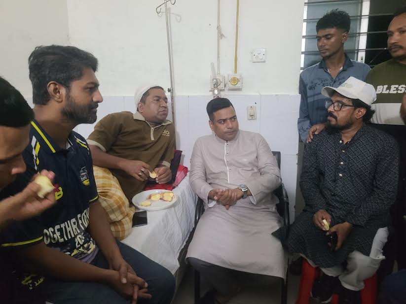 সাতক্ষীরায় ছাত্রদল নেতা বাপ্পিকে হাসপাতালে দেখতে গেলেন সাইদুর রহমান
