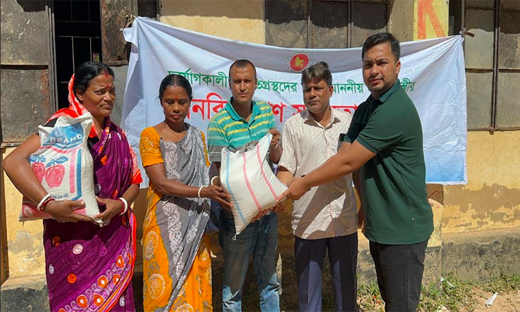 রাঙ্গামাটিতে দুর্যোগে ক্ষতিগ্রস্ত পরিবারকে খাদ্য সহায়তা