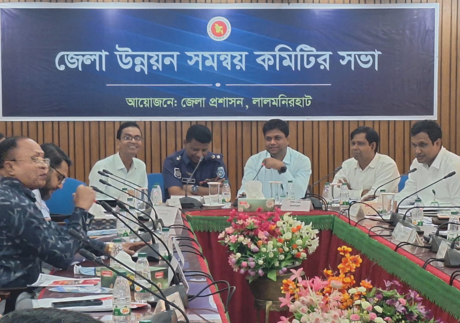 লালমনিরহাটে উন্নয়ন প্রকল্পে গতি ও সেবায় স্বচ্ছতা নিশ্চিতের নির্দেশ ডিসির