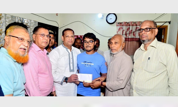বোর্ডসেরার মুকুট, সঙ্গে প্রধানমন্ত্রীর উপহার পেলেন সাদমান