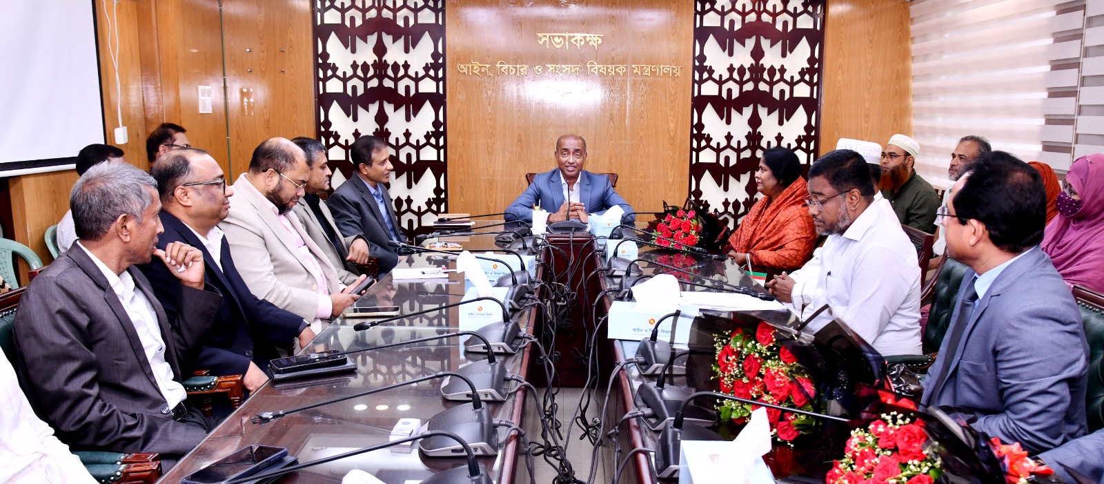 সরকারি চাকরি জনগণের সেবা করার গুরুত্বপূর্ণ সুযোগ: আইনমন্ত্রী